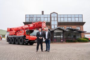 Hagedorn Pressefoto - Insolvenzverwalter Tim-Beyer (li) und Christian Hülsewig - geschäftsführender Gesellschafter Hagedorn Gruppe (re)