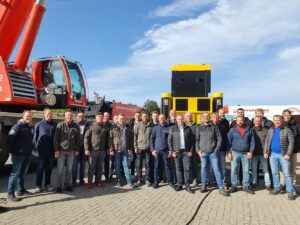 Jack-Up System von Enerpac Autodienst West bei Hüffermann vorgestellt - Hubsystem bundesweit