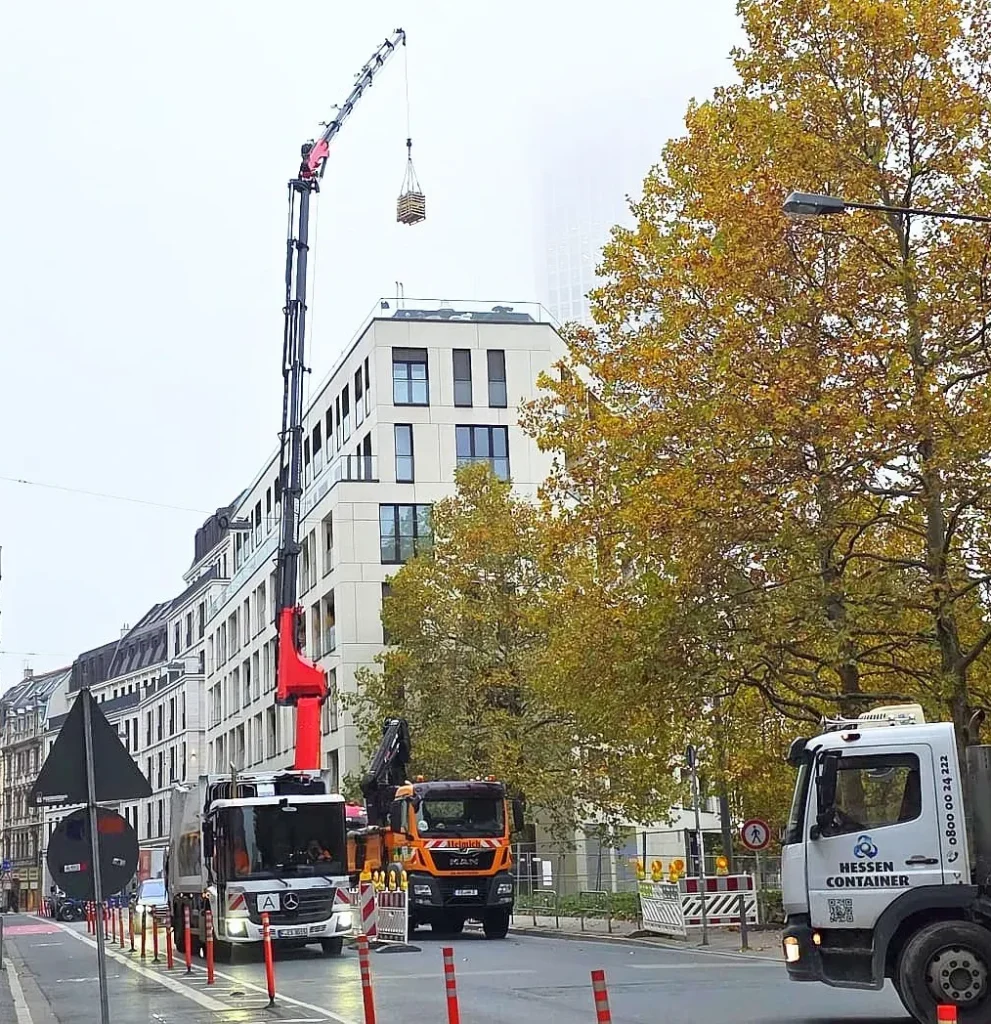 LKW-Ladekran mieten Palfinger Kran Hebearbeiten Transport Autodienst West