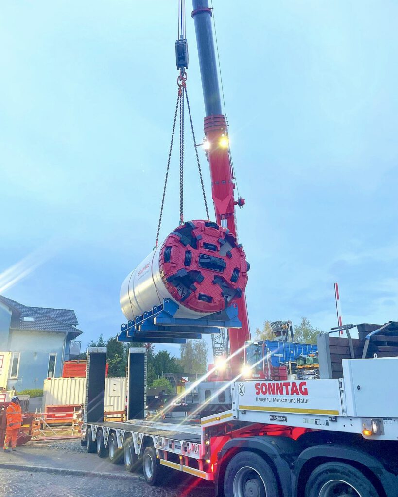 Schwerlast Bohrkopf heben Mobilkran LTM Autodienst West